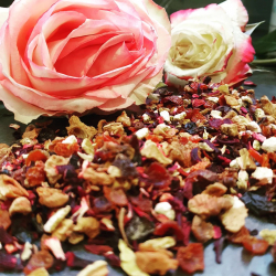 "Barbapapa" Hibiscus Roses & Pommes de la Maison de Thé L 🌹🍎
www.maisondethel.com 
#tea #teatime #limoges #limousin #chocolat #teapot #greentea  #blacktea #blogthé #teablog #tealover #passionthé #earlgrey  #hibiscus #rose #pommes